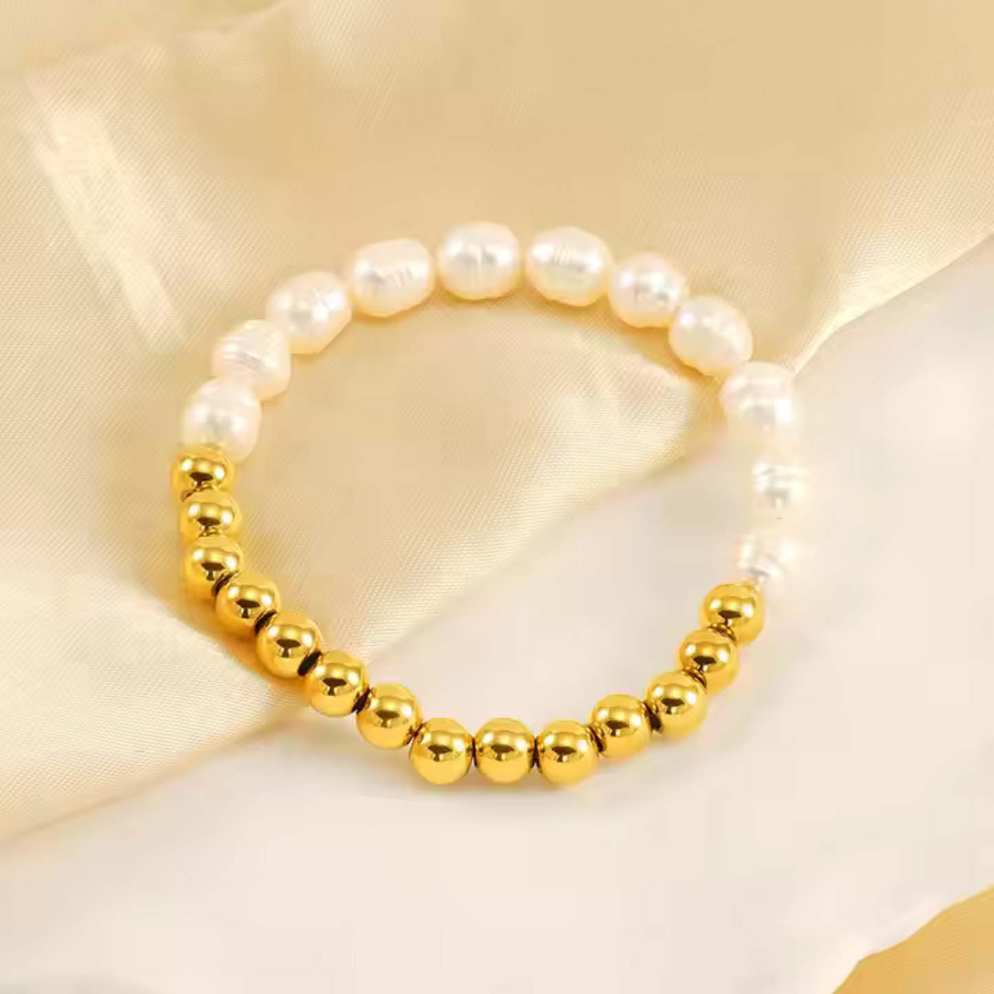 Golden Poise ā Pearl & Bead Grace Bracelet