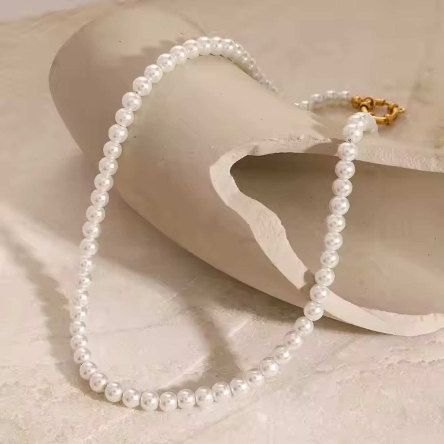 Eternal Bloom – Classic Round Pearl Choker