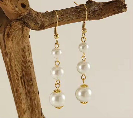 Tribunal Drops – Everyday Elegance Pearl Earrings